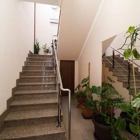 Hotel On Khmelnytskogo 8 Харьков Экстерьер фото